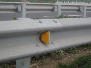 波形护栏梯形轮廓标